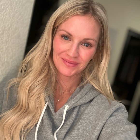 Meet your Posher, Brooke - Picture 1 of 1